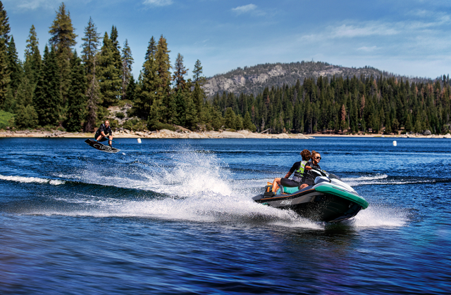 Embargo Pack - 19th September_[NEW] ULTRA 160 LX-S WAKESPORT_JW1500D_Action_photos_JPEG_27_JW1500D_2M1_WT1_AC_RFA_K.png